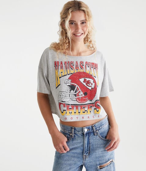 Kansas City Chiefs Cropped Off-The-Shoulder Graphic Tee